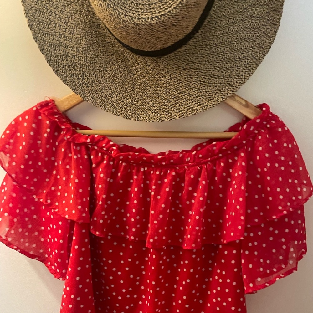 Off the Shoulder Blouse | Very cute Top! Size : small